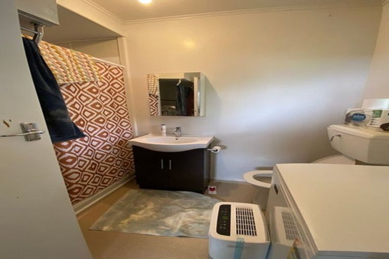 Photo of property in 1 Flint Way, Northland, Wellington, 6012