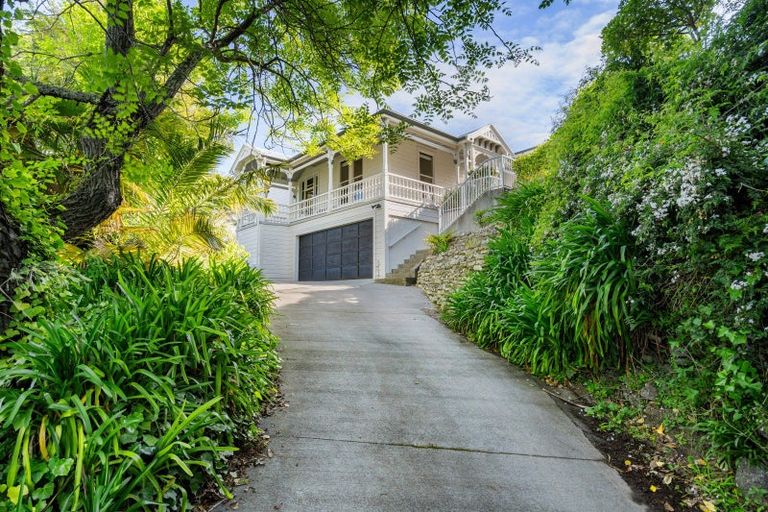 Photo of property in 6 Thompson Road, Bluff Hill, Napier, 4110