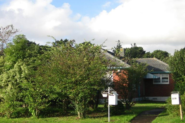 Photo of property in 31 Middlemore Crescent, Papatoetoe, Auckland, 2025