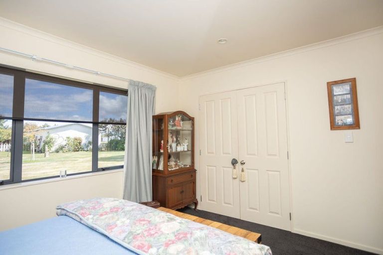 Photo of property in 28 Cowper Side Road, Dannevirke, 4976