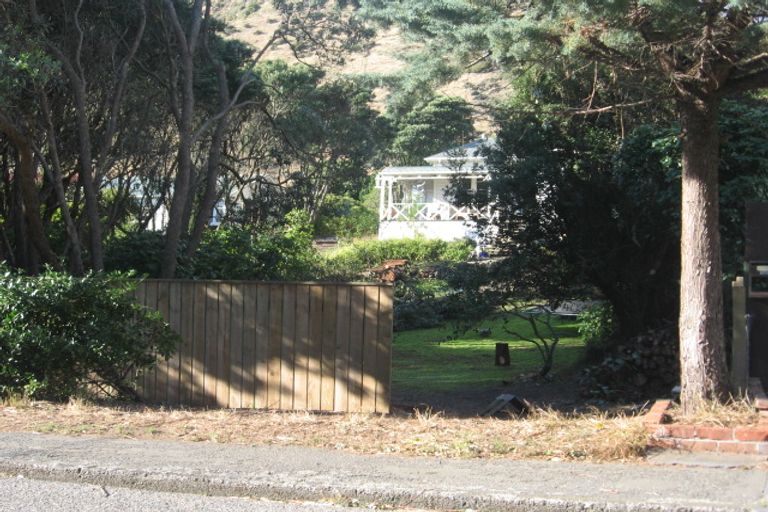 Photo of property in 15-17 Ames Street, Paekakariki, 5034
