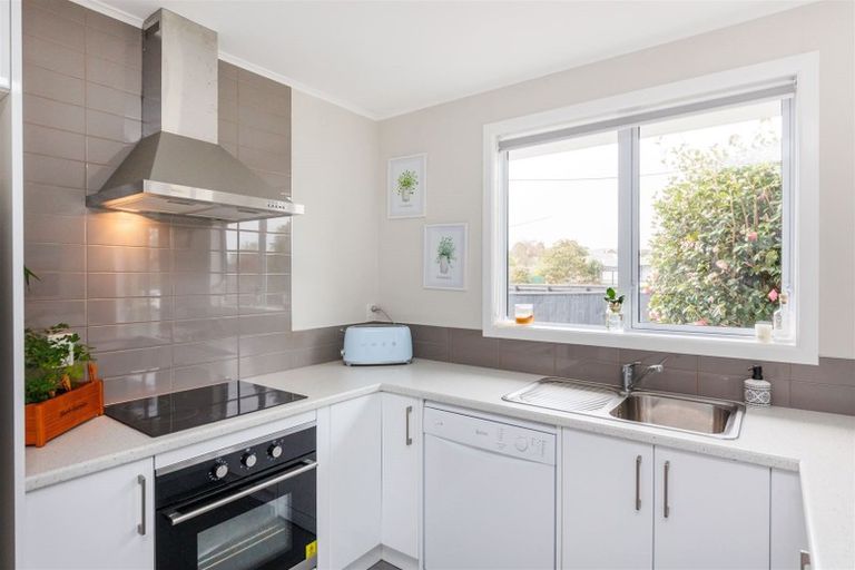 Photo of property in 10 Peters Avenue, Cloverlea, Palmerston North, 4412