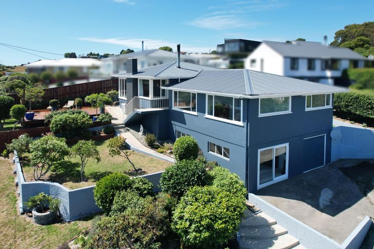 Photo of property in 12 Selwyn Street, South Hill, Oamaru, 9400