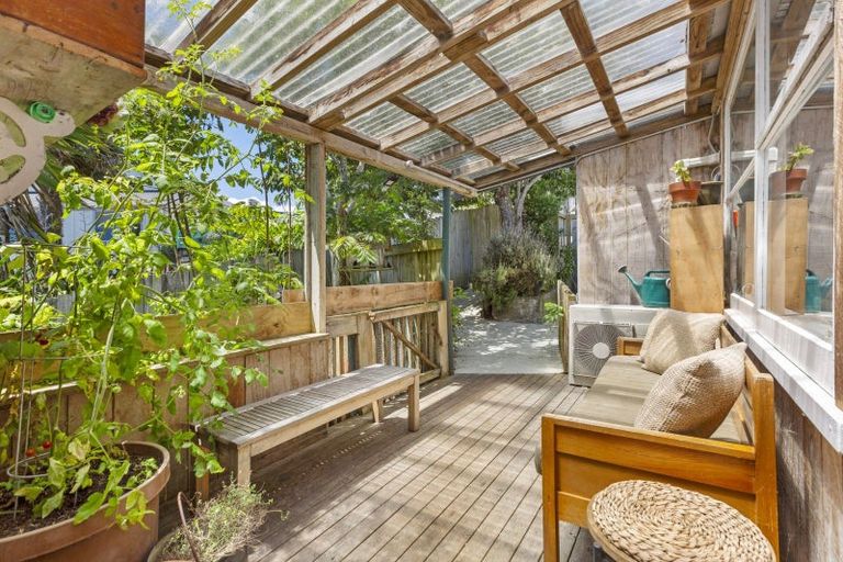 Photo of property in 77 Wallis Street, Raglan, 3225