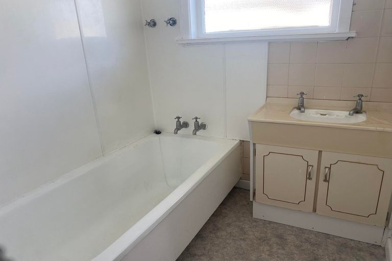 Photo of property in 14 Matai Street, Levin, 5510