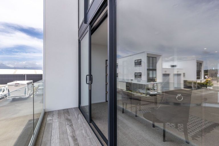 Photo of property in 5/86 Hurlstone Drive, Waiwhakaiho, New Plymouth, 4312