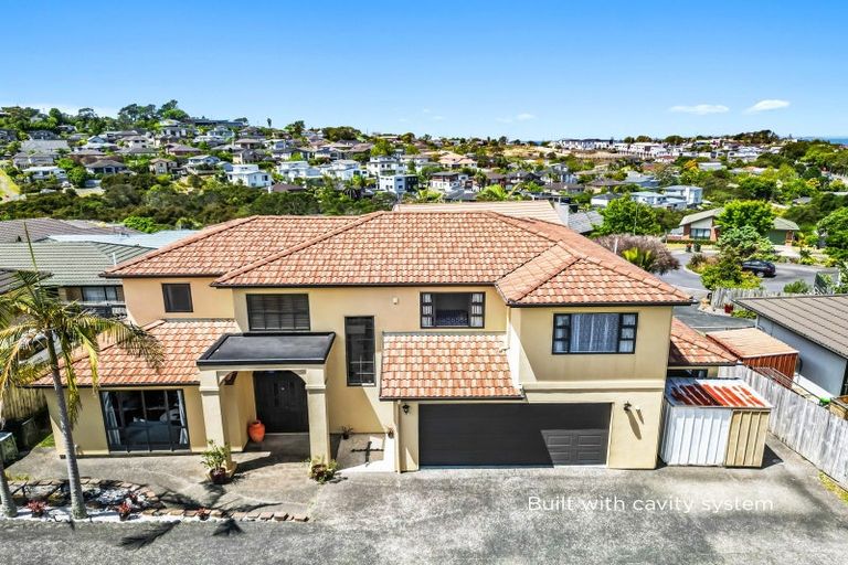 Photo of property in 11 Mackwell Road, Fairview Heights, Auckland, 0632
