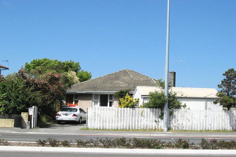 Photo of property in 401 Yaldhurst Road, Russley, Christchurch, 8042