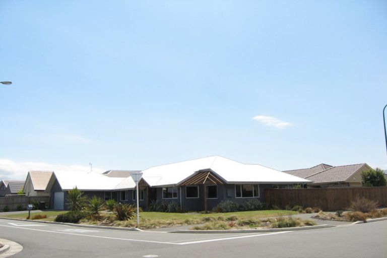 Photo of property in 2 Evergreen Place, Parklands, Christchurch, 8083