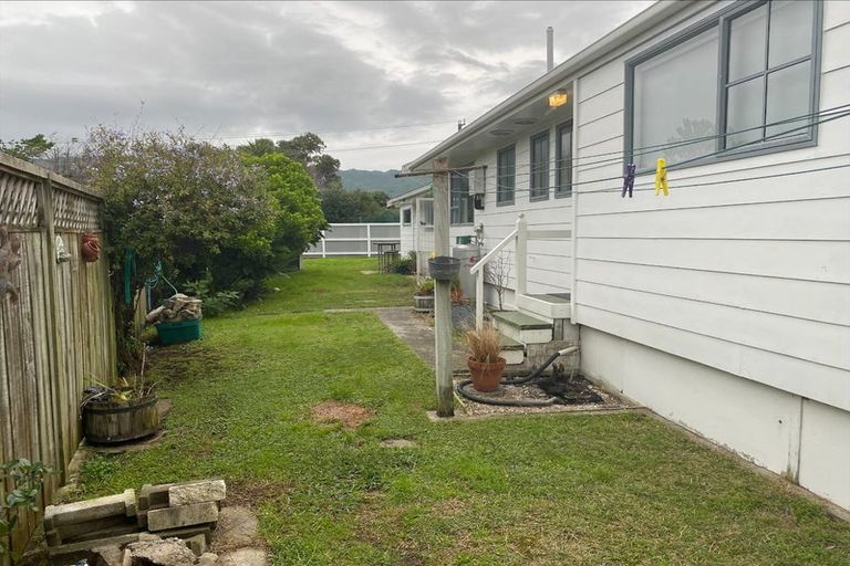 Photo of property in 2 Marram Way, Peka Peka, Waikanae, 5391