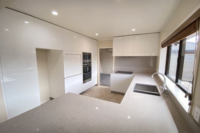 Photo of property in 7 Kadina Place, Botany Downs, Auckland, 2010