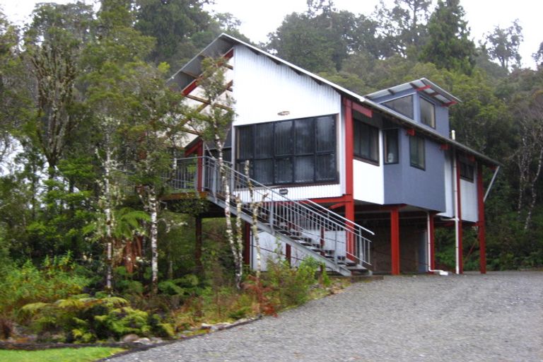 Photo of property in 17 Korua Street, Moana, 7872