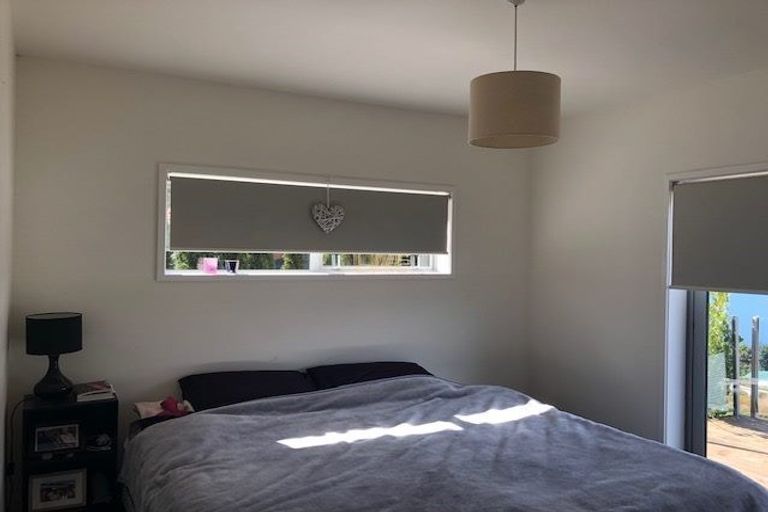 Photo of property in 129b Wynyard Crescent, Fernhill, Queenstown, 9300