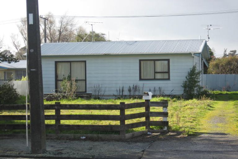Photo of property in 2 Rhodes Street, Carterton, 5713