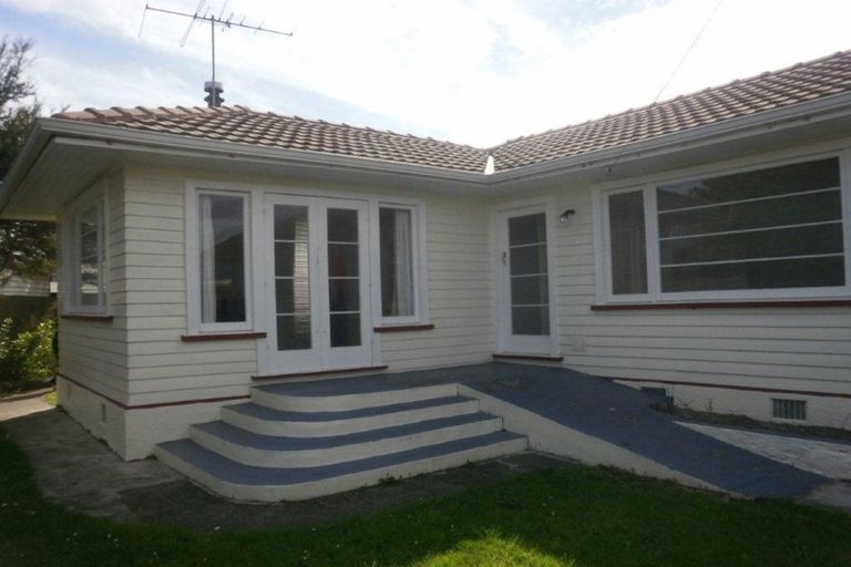 Photo of property in 2/50 Parkers Road, Tahunanui, Nelson, 7011