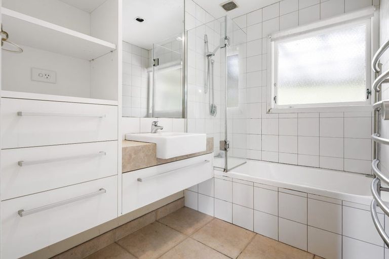 Photo of property in 36 Beaudine Avenue, Glenfield, Auckland, 0629