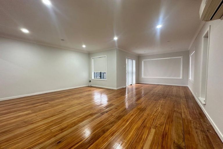 Photo of property in 720 Massey Road, Mangere, Auckland, 2022