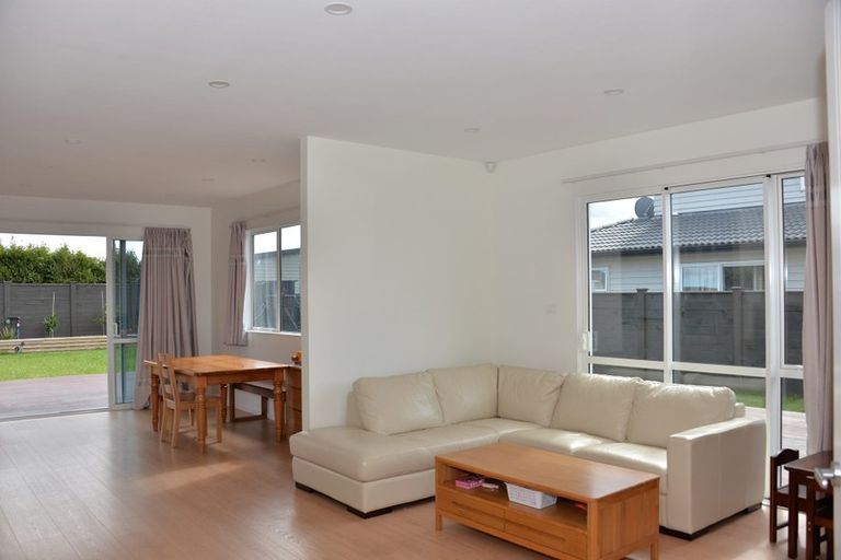 Photo of property in 16 Orchard Terrace, Riverhead, 0820