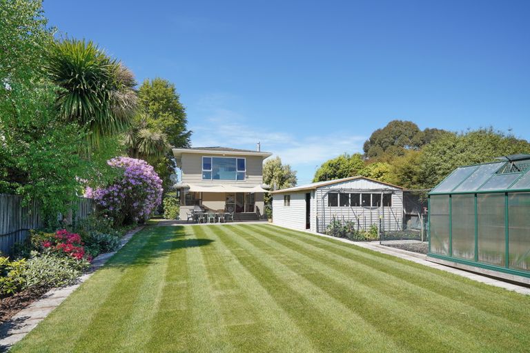 Photo of property in 22 Kendal Avenue, Burnside, Christchurch, 8053