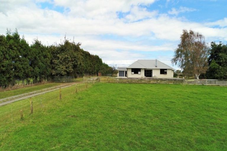 Photo of property in 187 Muhunoa Road West, Ohau, Levin, 5570