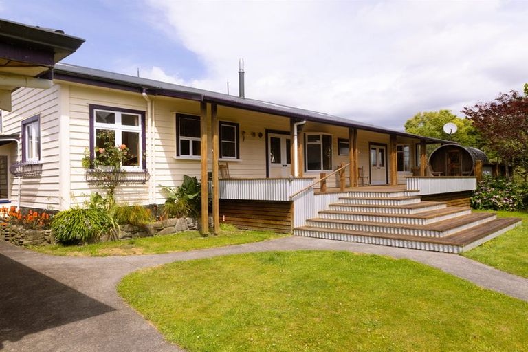 Photo of property in 327 Wanganui Flat Road, Harihari, 7884