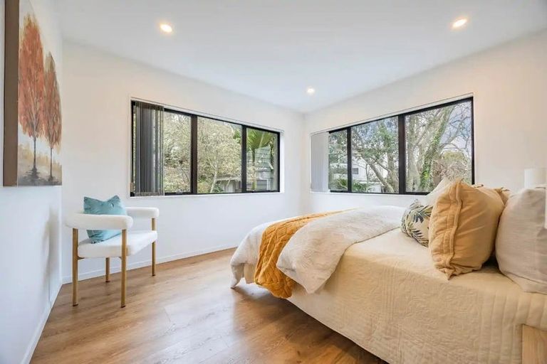 Photo of property in 37d Matipo Road, Mairangi Bay, Auckland, 0630