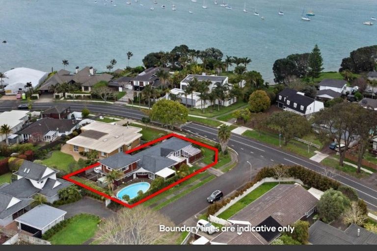 Photo of property in 1 Holly Way, Sunnyhills, Auckland, 2010