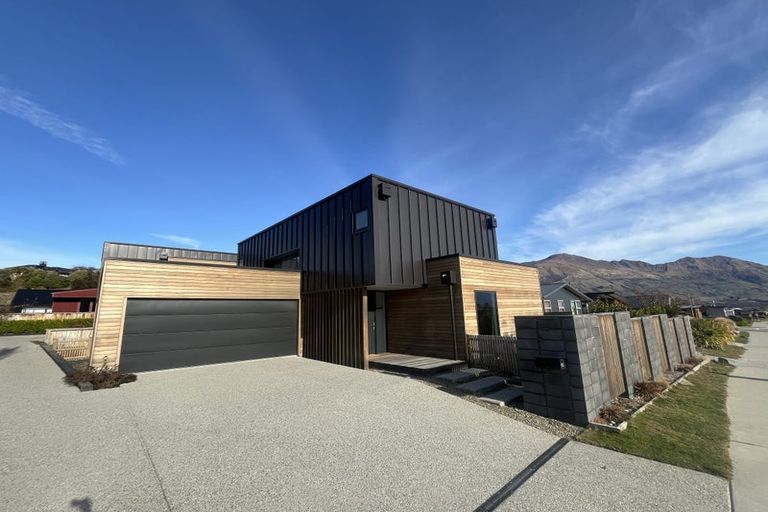 Photo of property in 251 Aubrey Road, Wanaka, 9305