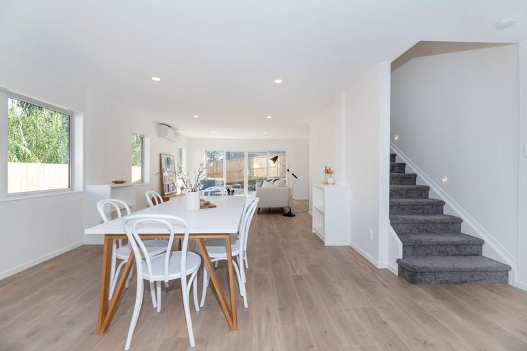 Photo of property in 27 Sunshine Boulevard, Sunnyvale, Auckland, 0612