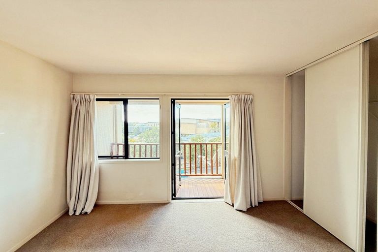 Photo of property in 3/7 Pannill Place, Oteha, Auckland, 0632