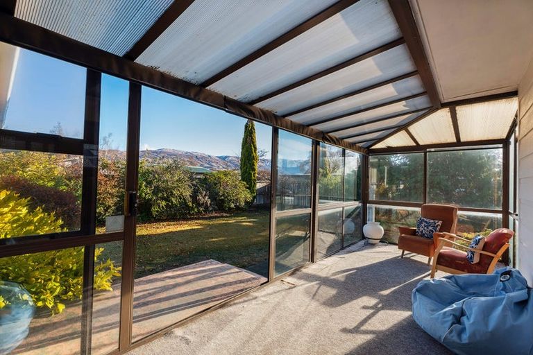 Photo of property in 64 Molyneux Avenue, Cromwell, 9310