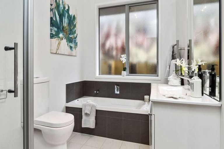 Photo of property in 4 Mcneish Place, Pokeno, 2402