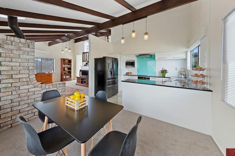 Photo of property in 5 Birman Close, Half Moon Bay, Auckland, 2012