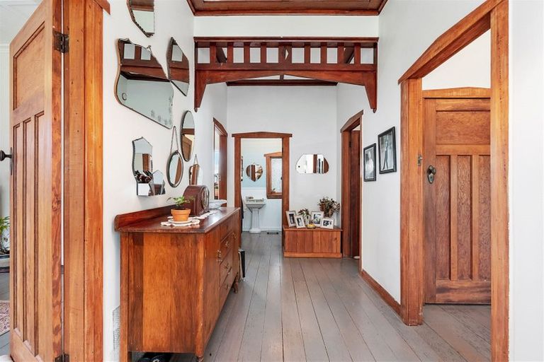 Photo of property in 31 Western Hills Drive, Kensington, Whangarei, 0112