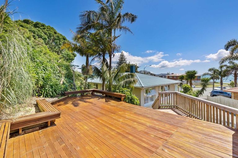 Photo of property in 11 Luke Place, Eastern Beach, Auckland, 2012