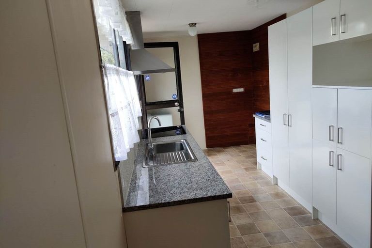 Photo of property in 2/16 Barneys Farm Road, Clendon Park, Auckland, 2103