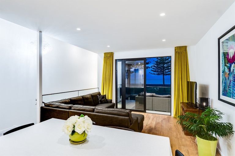 Photo of property in 607 Marine Parade, Napier South, Napier, 4110