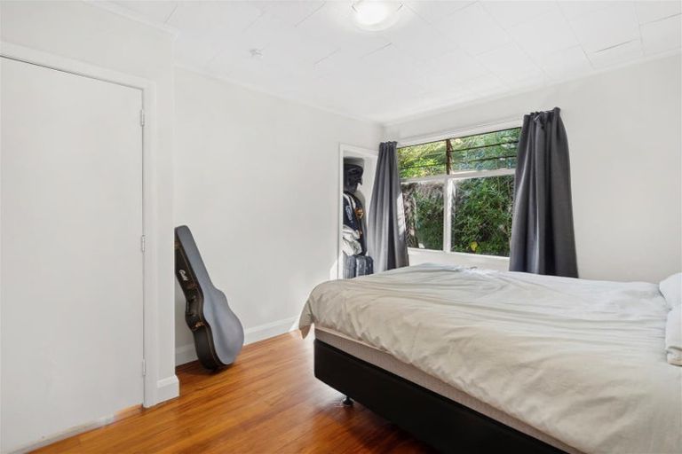 Photo of property in 8 James Grove, Stokes Valley, Lower Hutt, 5019