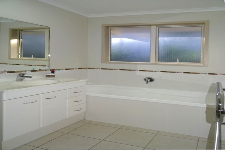 Photo of property in 2 Commodore Court, Gulf Harbour, Whangaparaoa, 0930