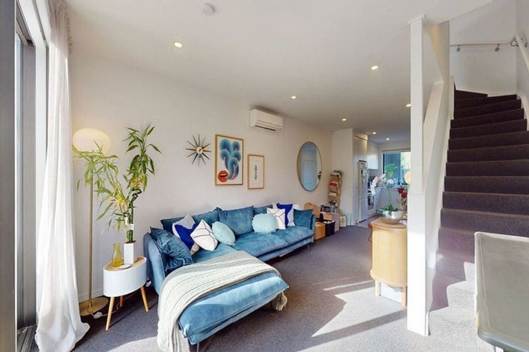 Photo of property in 39 Rua Kai Way, Brooklyn, Wellington, 6021