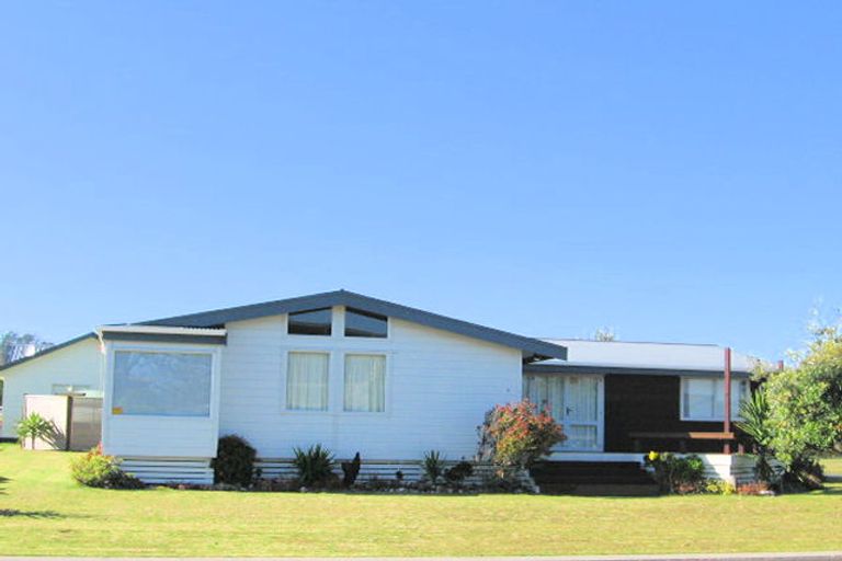 Photo of property in 16 Morcom Drive, Cooks Beach, Whitianga, 3591