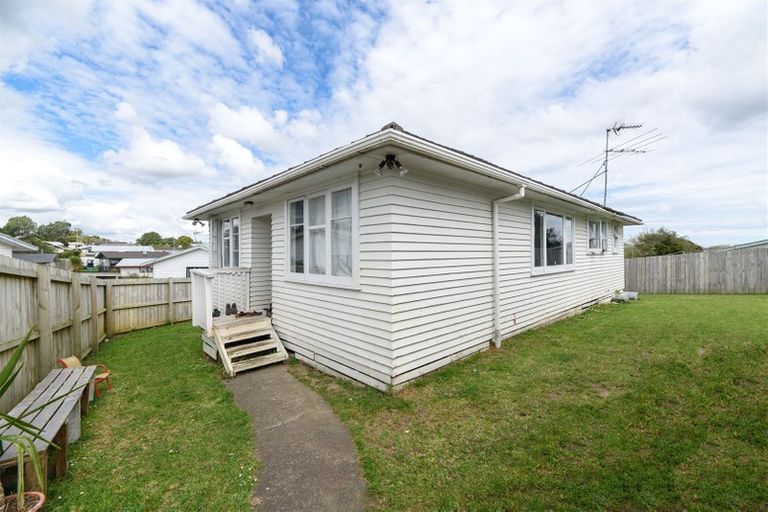 Photo of property in 12 Igloo Place, Red Hill, Papakura, 2110