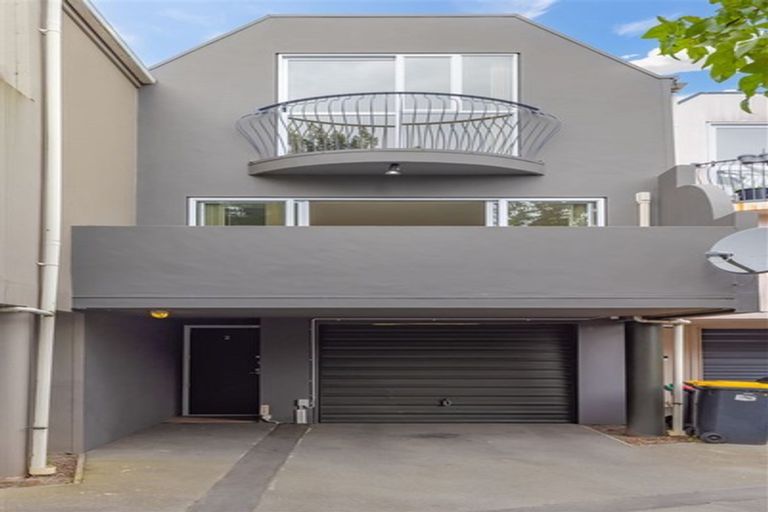 Photo of property in 2/179 Riccarton Road, Riccarton, Christchurch, 8041