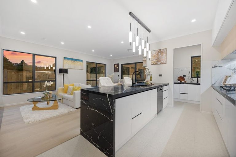 Photo of property in 2f Hughs Way, Flat Bush, Auckland, 2019