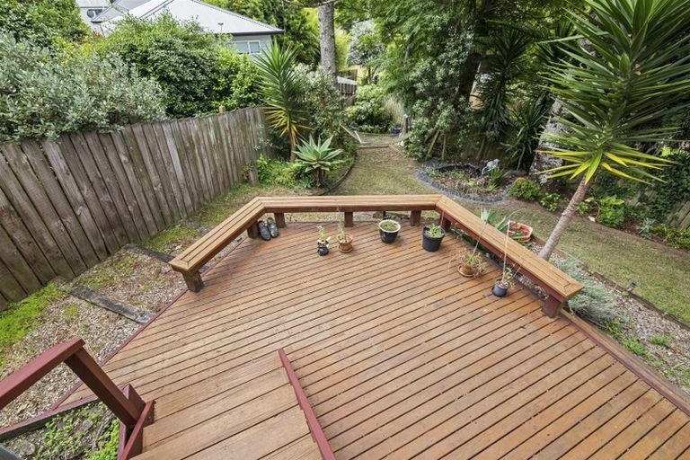Photo of property in 1/10 Halder Place, Torbay, Auckland, 0632