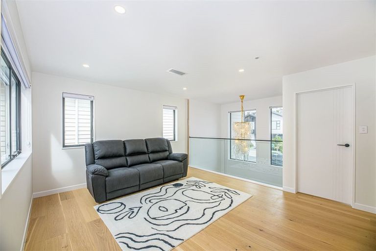 Photo of property in 45 Windlass Street, Long Bay, Auckland, 0630
