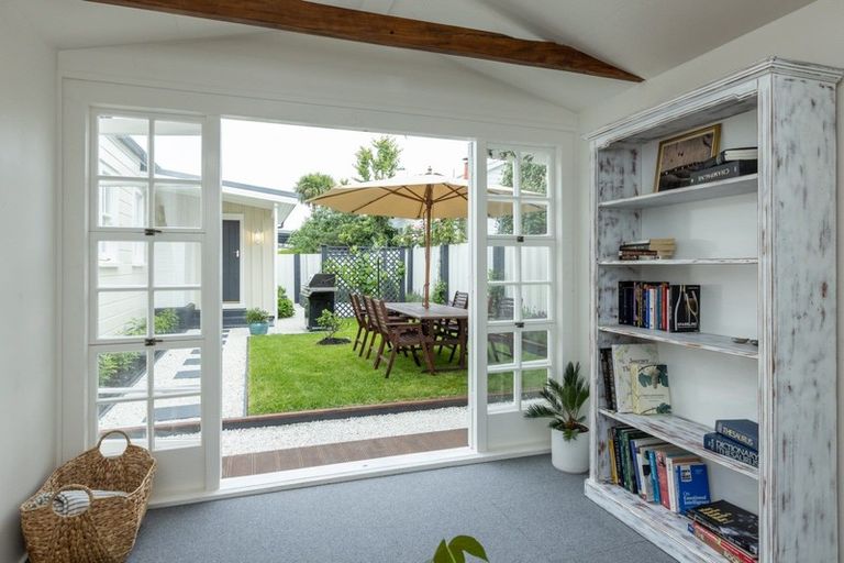 Photo of property in 402 Avenue Road West, Hastings, 4122