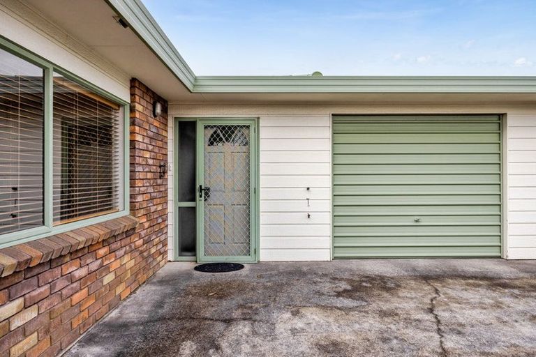 Photo of property in 2/219 Mangorei Road, Merrilands, New Plymouth, 4312