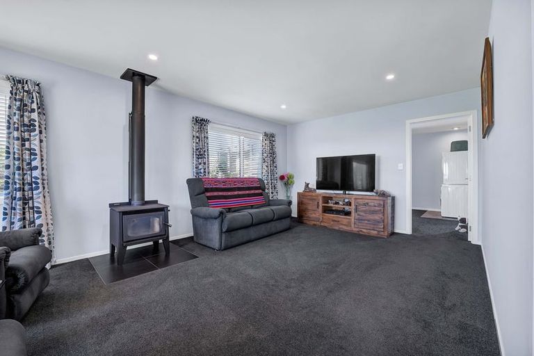 Photo of property in 43 Carrs Road, Urenui, 4377