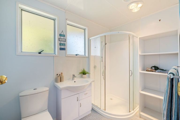 Photo of property in 10 Sophora Place, Parklands, Christchurch, 8083